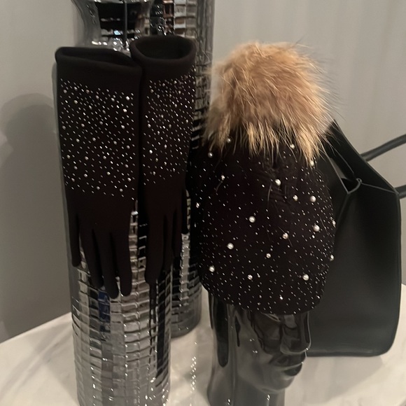 Brand 🎁New un worn in the package, Simon Chang , sparkling hat and gloves set🎁 - Picture 9 of 17